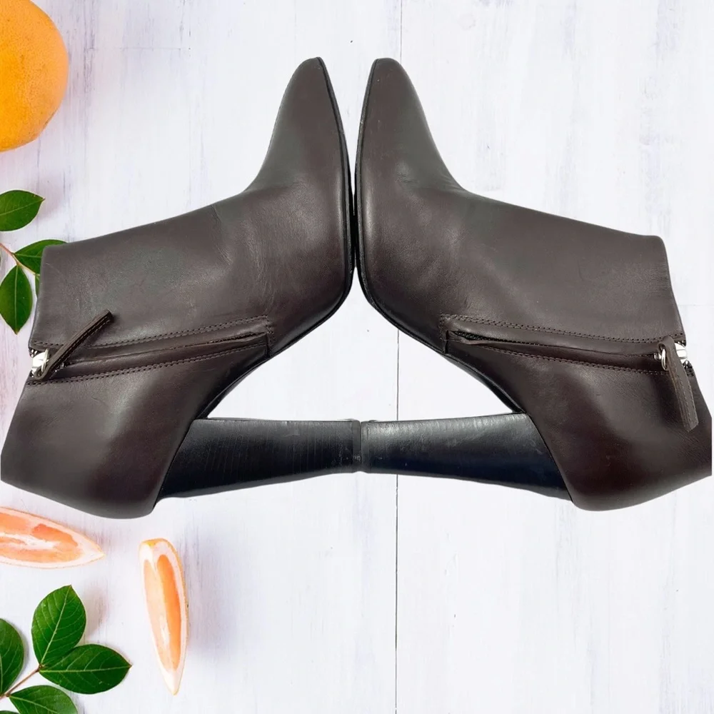 Giuseppe Zanotti brown leather pointed toe block heel zip up ankle booties